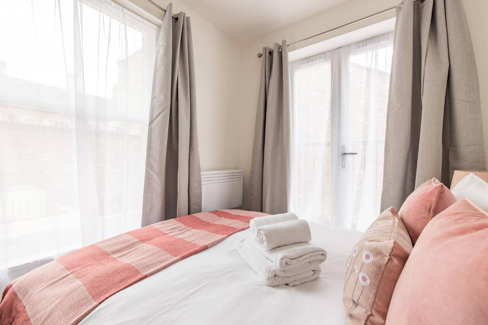 Wild Roses Serviced Apartments - Chelsea ลอนดอน ภายนอก รูปภาพ