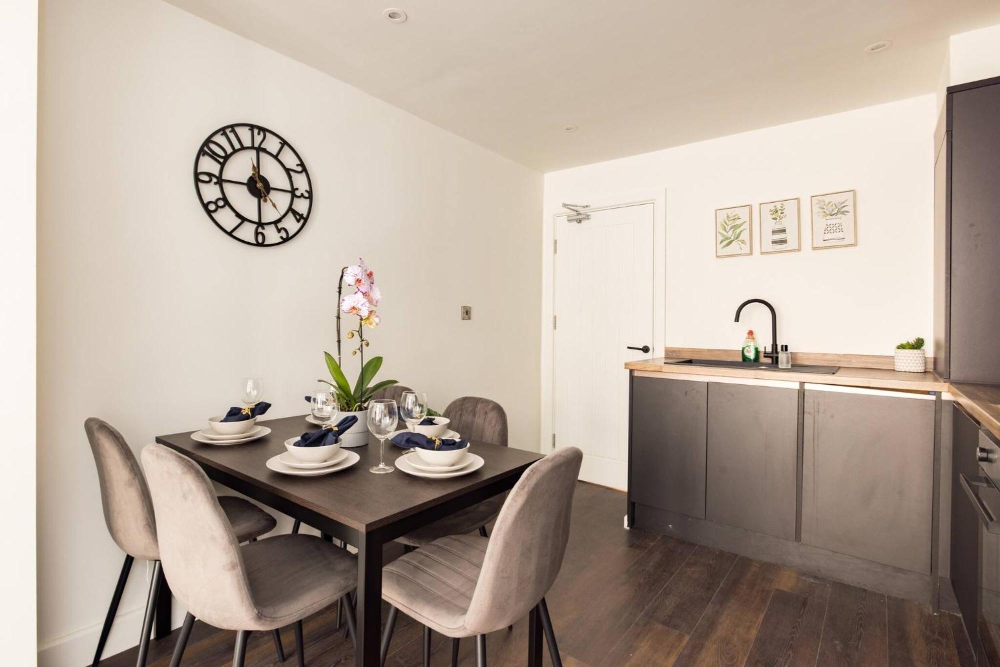 Wild Roses Serviced Apartments - Chelsea ลอนดอน ภายนอก รูปภาพ