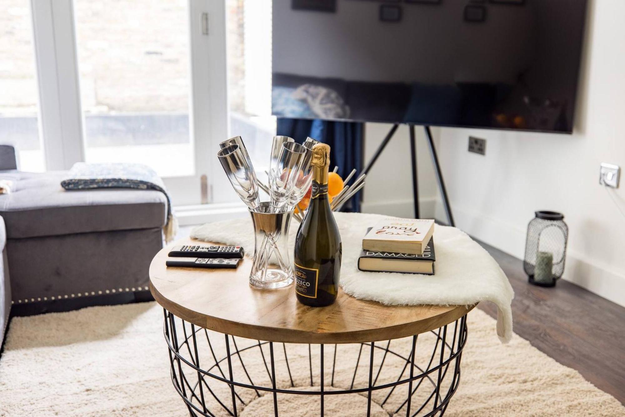 Wild Roses Serviced Apartments - Chelsea ลอนดอน ภายนอก รูปภาพ