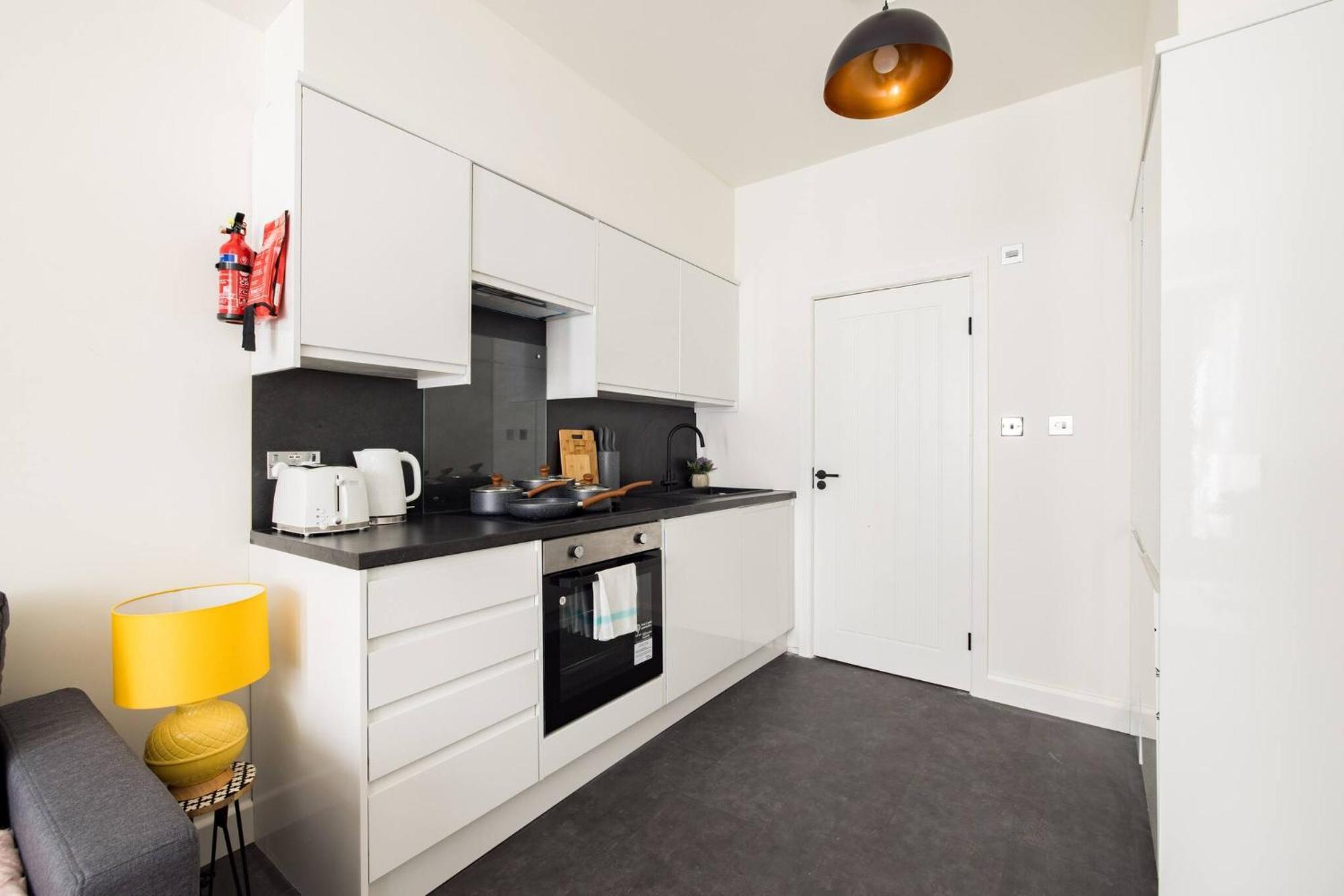 Wild Roses Serviced Apartments - Chelsea ลอนดอน ภายนอก รูปภาพ