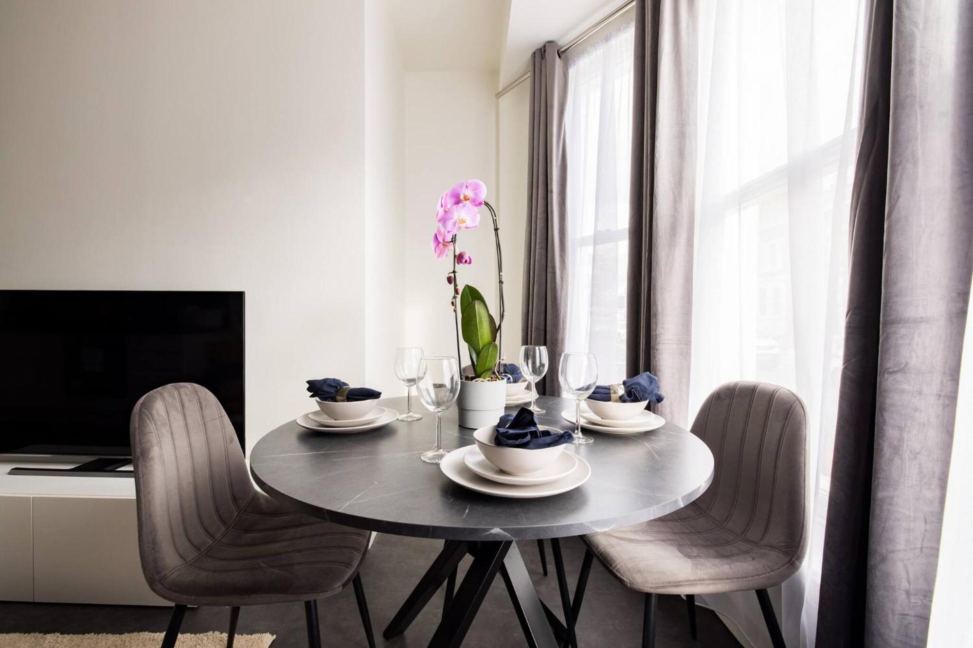 Wild Roses Serviced Apartments - Chelsea ลอนดอน ภายนอก รูปภาพ